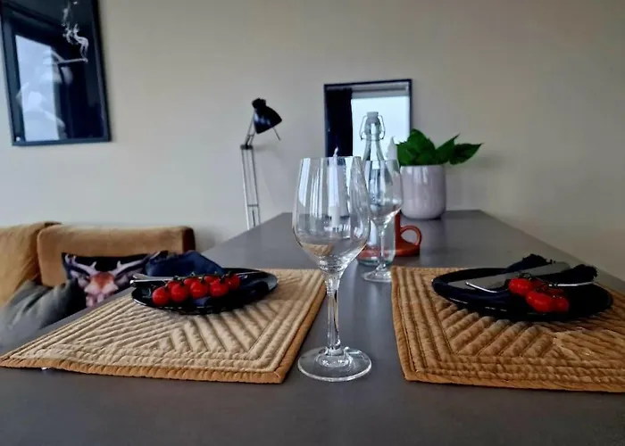 18th Flr Gem Views & Luxury Lägenhet