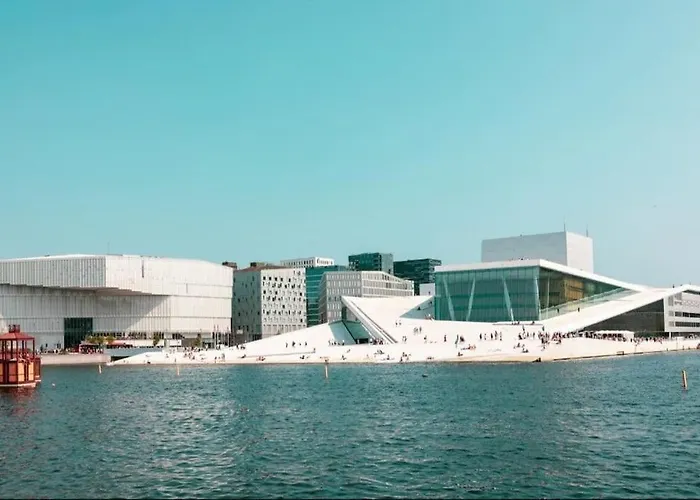 18th Flr Gem Views & Luxury *