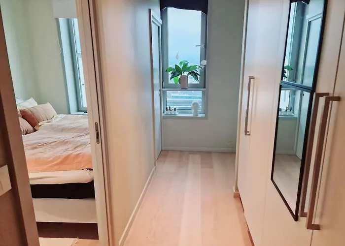 18th Flr Gem Views & Luxury *